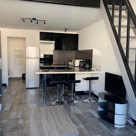Appartement T2 tout confort en duplex à 15mn à pied du centre-ville La Rochelle  Extérieur photo