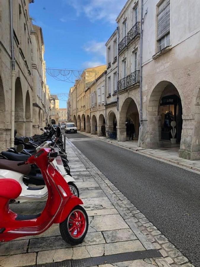 Appartement T2 tout confort en duplex à 15mn à pied du centre-ville La Rochelle  Extérieur photo